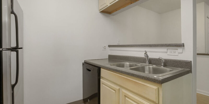 Arapahoe East Apartments Boulder - 2 Bedroom Apartment - Kitchen