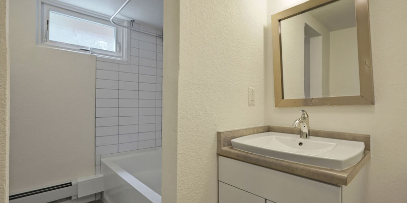 Casey Affordable Apartments Boulder - 1 Bedroom Apartment - Bathroom