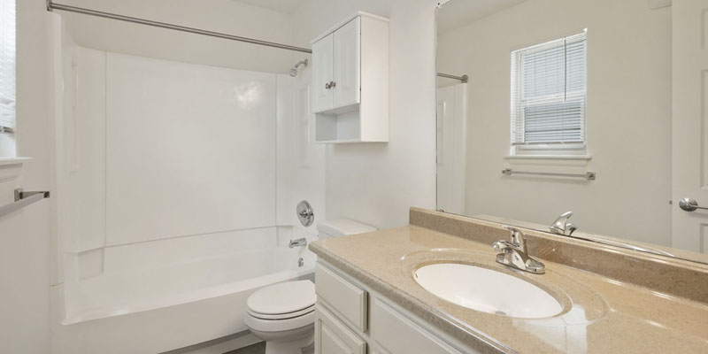 Whittier Apartments Boulder - 2 Bedroom Apartment - Bedroom Bathroom