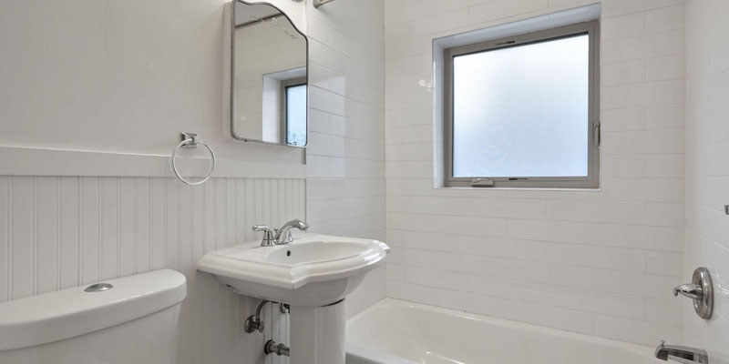 Cedar Apartments Boulder - Two Bedroom Apartment - Bathroom