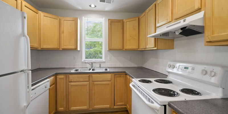 Holiday Neighborhood Boulder - 1 Bedroom Apartment - Kitchen